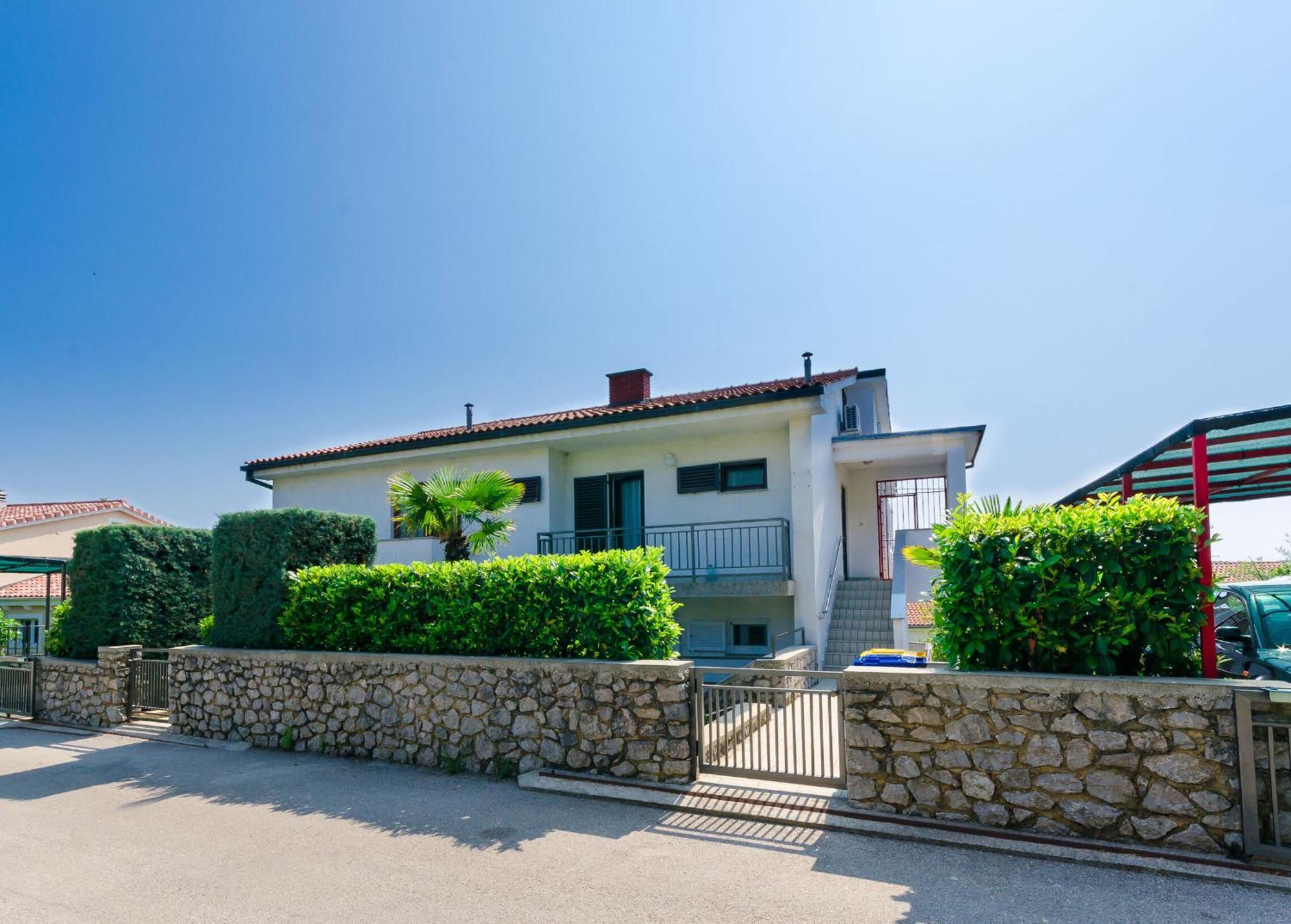 Apartments Miha Krk Town Exterior foto